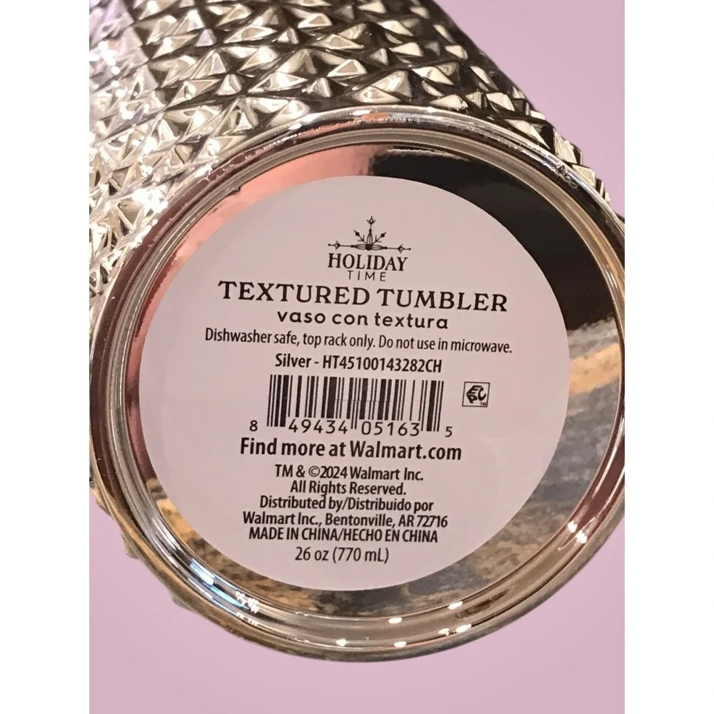 NWT Silver Studded 26 oz Plastic Double Wall Insulated Textured Tumbler W/ Straw